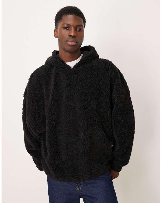 Sudadera Negra Ultragrande Con Capucha De Borreguito De ASOS de hombre de color Black