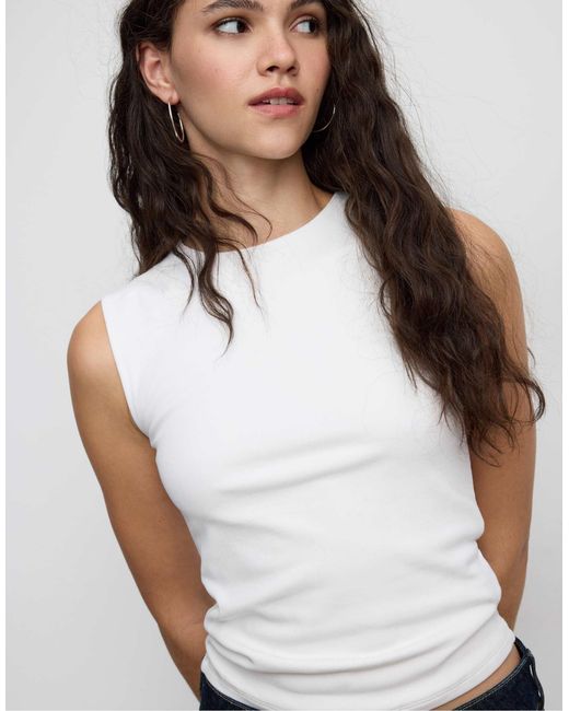 Stradivarius White – ärmelloses basic-t-shirt