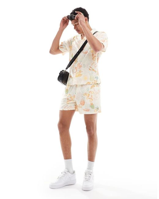 Camisa Holgada Con Estampado Playero De Native Youth de hombre de color White