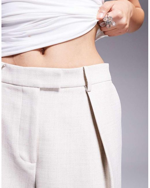 Pantalones Cortos De Sastre Estilo Bermudas De Corte Alargado De (Parte De Un Conjunto)-Neutro ASOS de color Gray