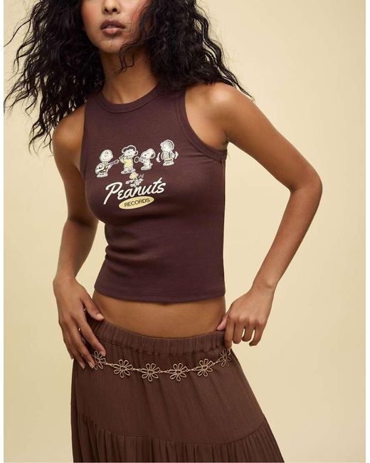T-Shirt Con Scollo A Vogatore E Stampe "Peanuts" di Stradivarius in Brown