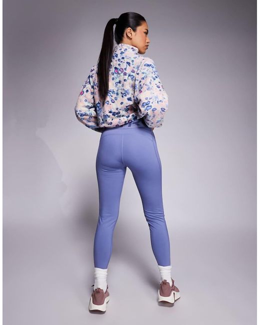 Nike di Nike in Purple