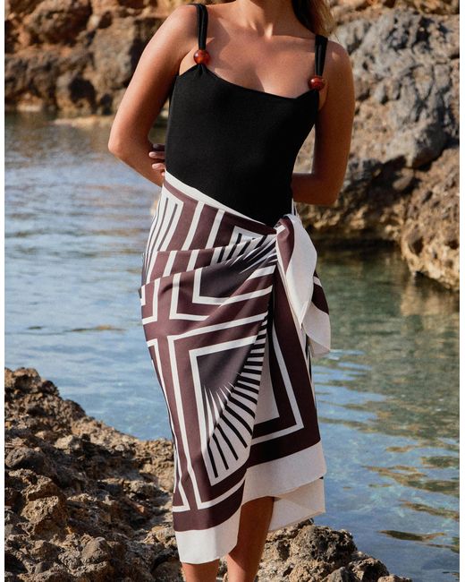 4th & Reckless Metallic X luana barron – seitlich gebundener maxi-strandrock im sarong-stil