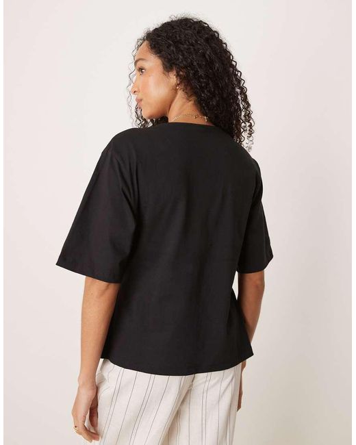 T-Shirt Oversize Nera Con Allacciatura di ASOS in Black