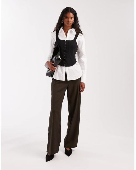 Top Corsetero Con Corchetes Delanteros De ASOS de color White