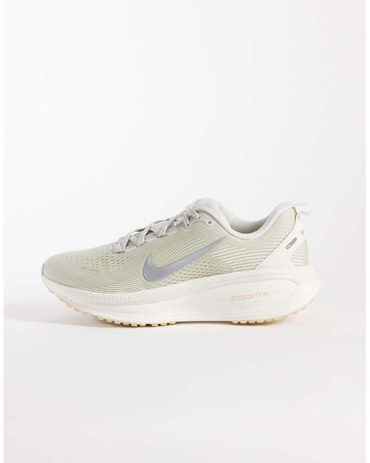 Nike White Vomero 18 Trainers