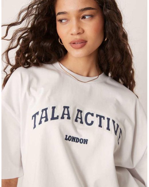 Camiseta Blanca Con Aplicación "Active" De Tala de color White