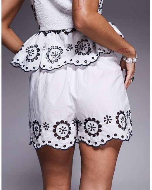 River Island Short Met Broderie En Bloemenprint in het Blue