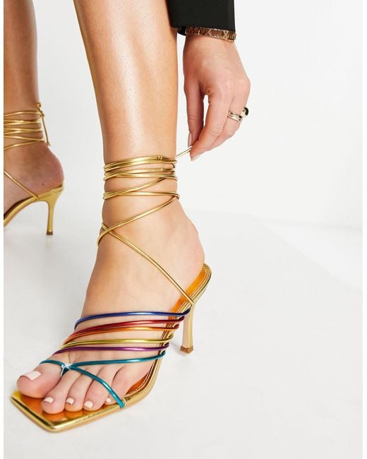 Super - sandali con tacco oro con listini colorato di Public Desire | Lyst