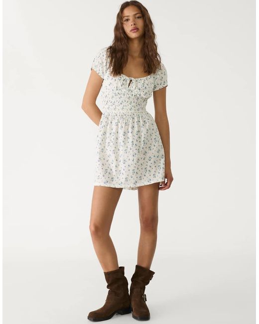 Vestito Corto Écru di Stradivarius in White