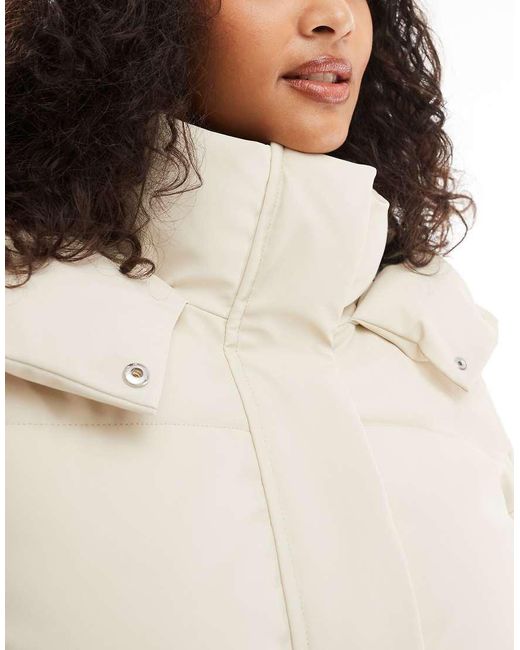 Vero Moda Kort Gewatteerd Jack Met Coating in het Natural