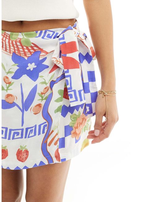 Asos design petite jupe short portefeuille a imprime mosaique ASOS en coloris Bleu Lyst