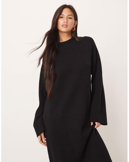 Y.a.s - robe longue en maille à encolure montante Y.A.S en coloris Black