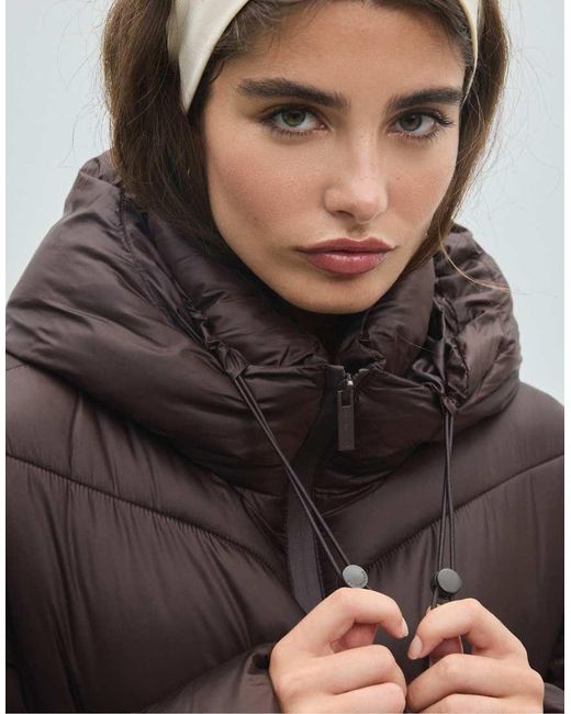 Piumino Basic di Stradivarius in Brown