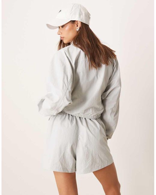 Nike Natural Trend Essential 3Inch Skort