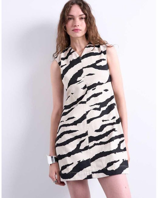 Vestido Vaquero De Corte Recto Con Estampado De Cebra De TOPSHOP de color Gray