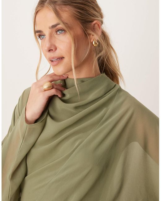 Robe longue à col montant ASOS en coloris Green
