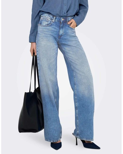 Jean ample - moyen clair ONLY en coloris Blue