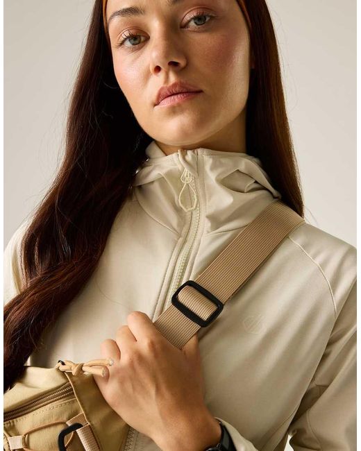 Nomadic Dare 2b de color Natural