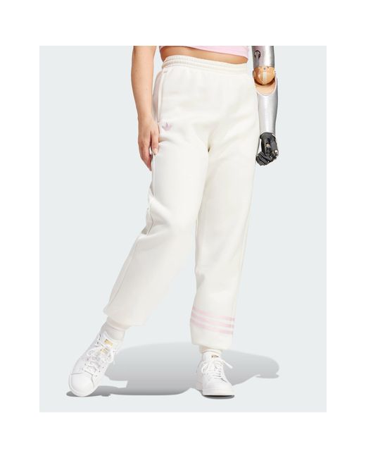 Neuclassics - pantaloni felpati bianchi di Adidas Originals in White