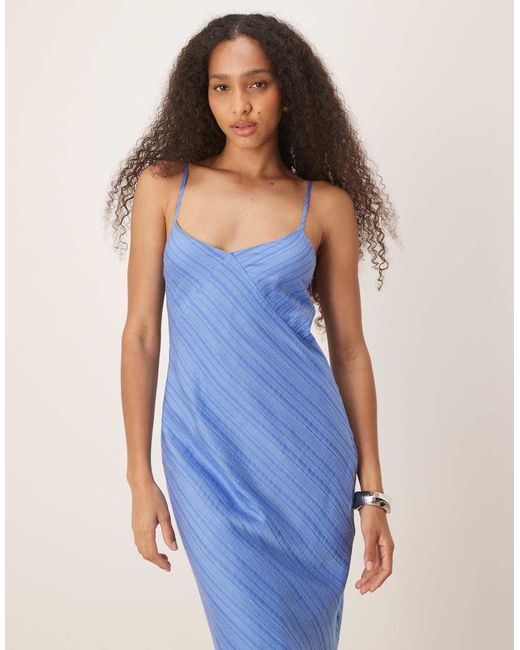 Vestido Midi Azul De Chifón Elayna De Motel de color Blue