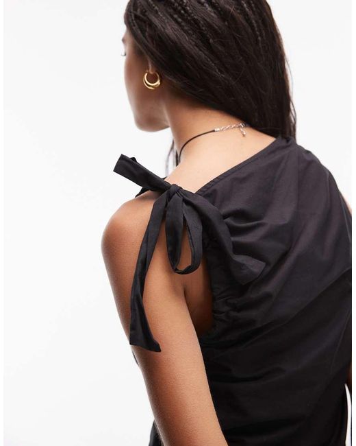 TOPSHOP Mouwloze Poplin Top Met Gerimpelde Schouder in het Black