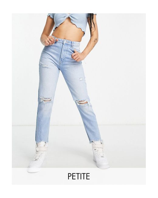 Bershka Petite - Mom Jeans Met Scheuren in het Blauw | Lyst NL