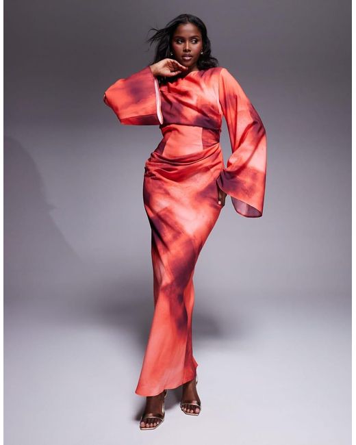 ASOS Getailleerde Maxi Jurk Met Lange Mouwen En Abstracte Print in het Red