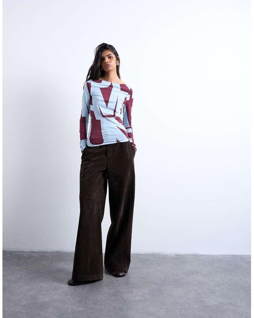 Top Azul Y Burdeos De Manga Larga Con Estampado Abstracto De TOPSHOP de color White