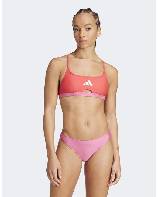 Adidas Originals Red – wattierter farbblock-bikini mit x-design am rücken