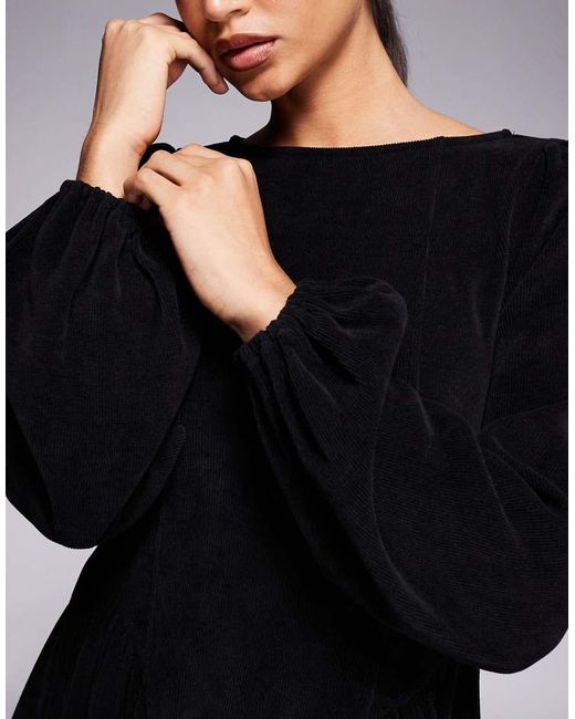 Vestido Corto De Manga Larga De Estilo Blusón Con Detalle En La Cintura De Pana De ASOS de color Black