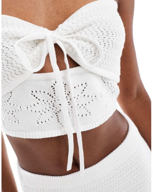 4th & Reckless White – gestricktes, trägerloses cropped strand-oberteil