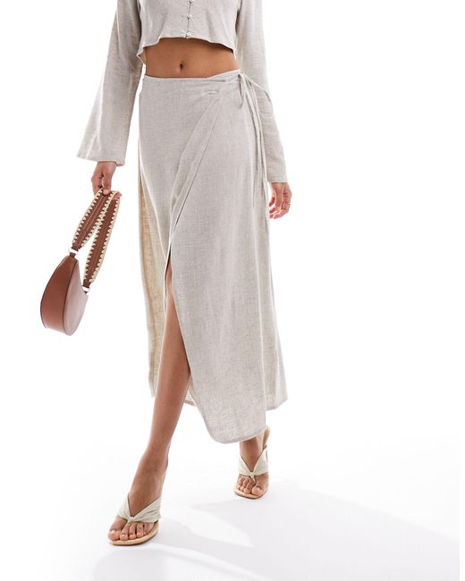 Falda larga color con diseño plegado Pretty Lavish de color White