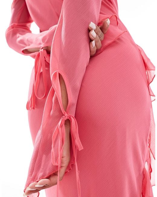 Robe longue en mousseline à volants - chewing-gum DASKA en coloris Pink