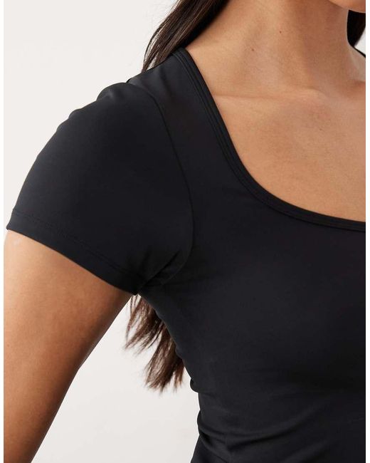 4505 Black Active Scoop Neck Short Sleeve Top