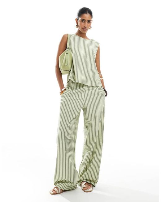 ASOS Seersucker Shell Top Met Gestrikte Zijkant En Kakigroene Strepen, Deel Van Co-Ord Set in het White