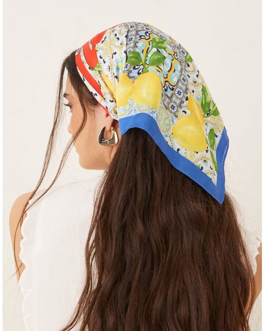 SUI AVA Multicolor Ciao Amore Lemon Print Scarf