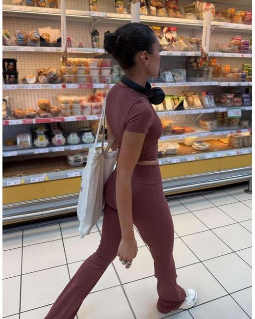 Pantaloni A Zampa Tecnici Color Terracotta di Bershka in Red