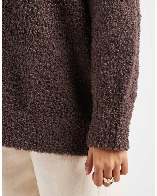 Jersey Marrón Extragrande Con Bajo Redondeado De Bouclé De ASOS de color Brown