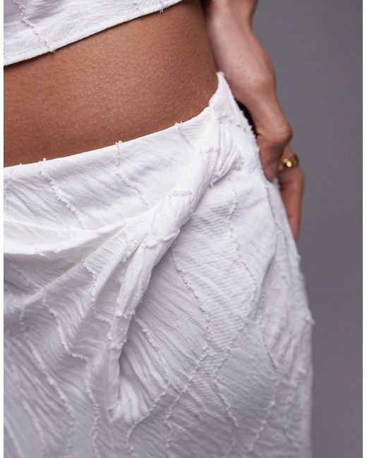 Falda larga color con detalle retorcido y diseño TOPSHOP de color Gray