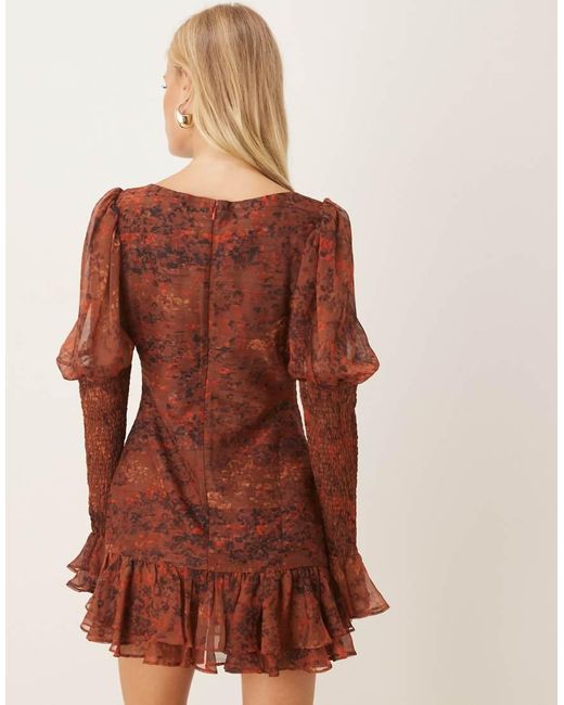 Vestido Corto Rojo Con Estampado De Florecitas, Cuello Recto, Cintura Baja Y Mangas Fruncidas De ASOS de color Natural