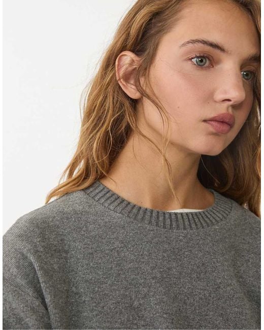 Top A Maniche Lunghe Spazzolato Grigio Scuro Con Scollo Rotondo di Stradivarius in Gray