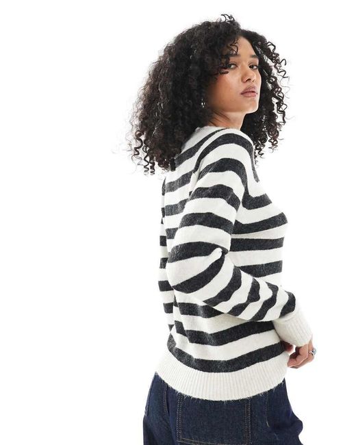 Maglione Lavorato A Righe Crema E Nere Mélange Con Scollo Rotondo di Vero Moda in White