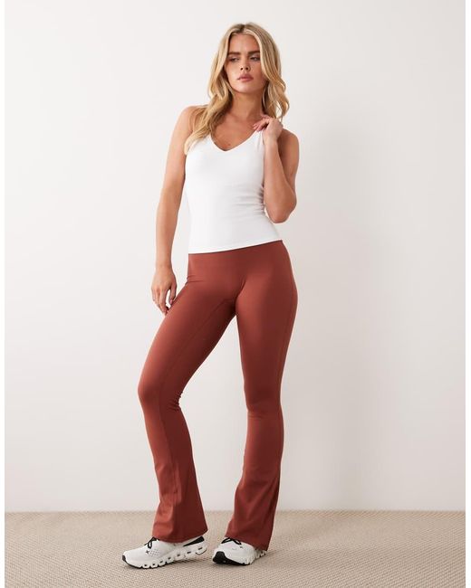 4505 Petite in het Red