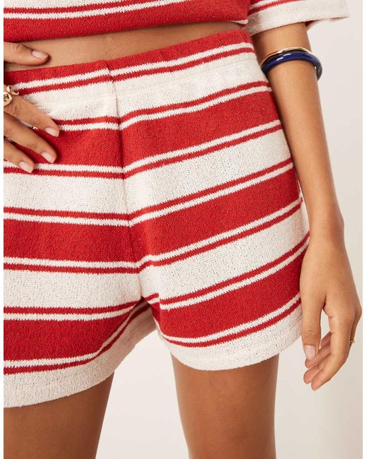 ASOS Gestreepte Minishort Met Rood En Wit, Deel Van Co-Ord Set in het Red