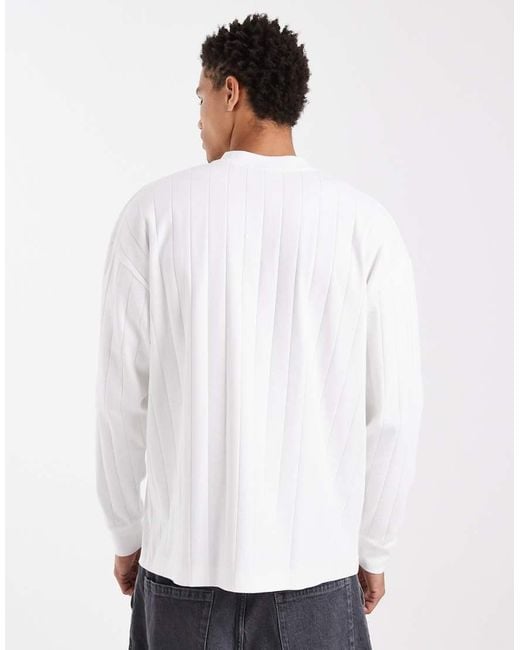 Camiseta Blanca Extragrande De Manga Larga Con Cuello Panadero De Canalé Ancho De ASOS de hombre de color White