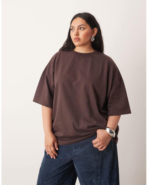 Curve - t-shirt oversize en tissu épais ARRANGE en coloris Brown