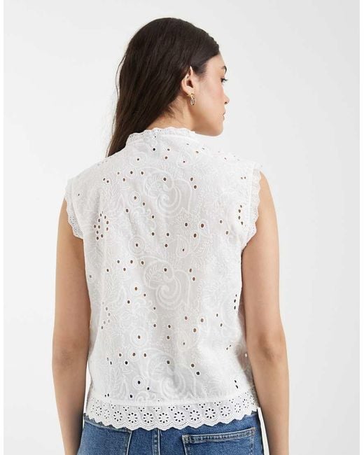 Vero Moda White Sleeveless Broderie Button Front Blouse With Scallop Edge