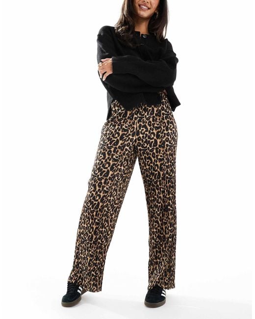 ONLY Black – locker sitzende hose zum überziehen mit animal-print