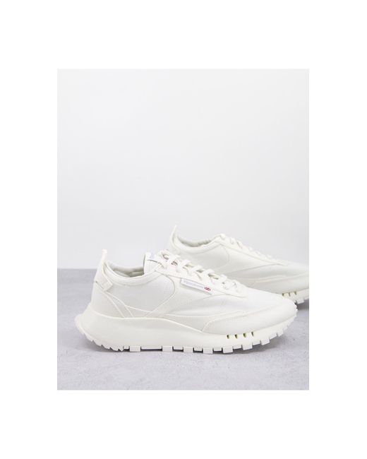 reebok classics classic legacy trainers in off white